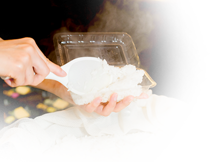 冷めてもおいしいお米を使用